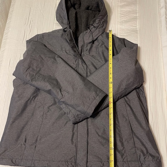 LLBean Women’s Jacket, 2XL, Like New - Picture 3 of 9